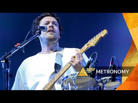 Metronomy - Hang Me Out To Dry