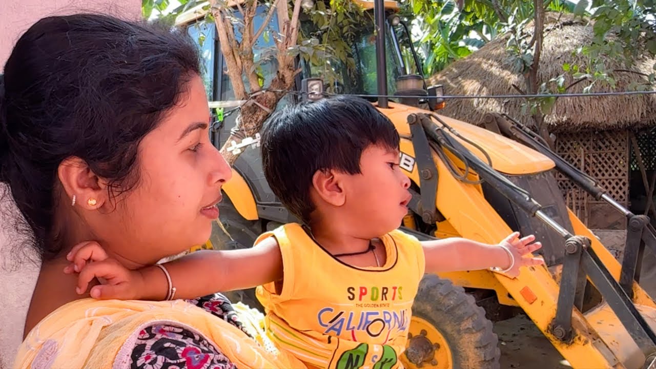 আমরা এখন গৃহবন্দী 😀 |