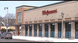 'Why not go to Walgreens?': Milwaukee customers report easy vaccine experience at Walgreens pharmacy