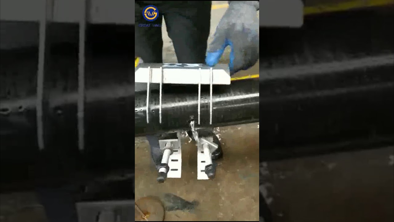 How to repair leaking pipe with strap-type stainless steel repair clamps ?