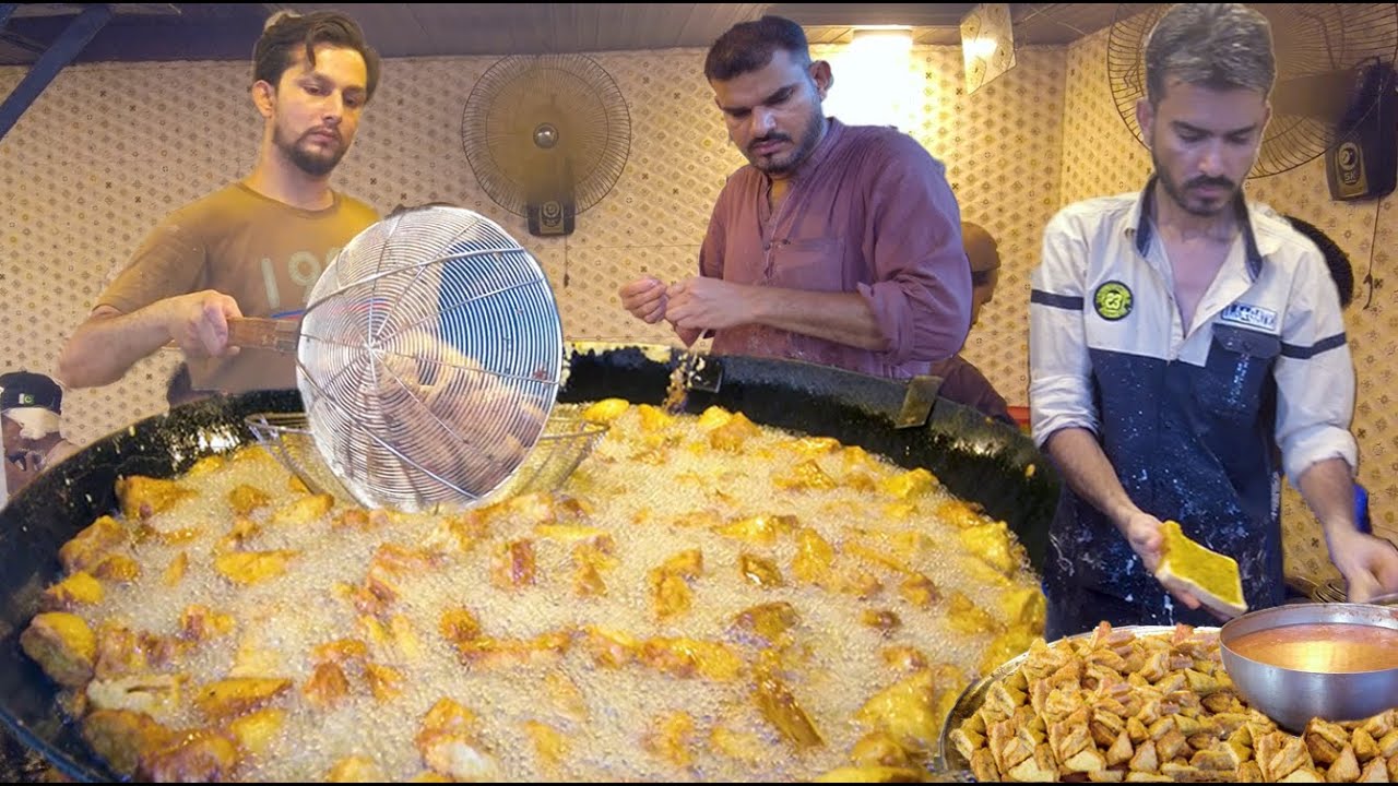 Famous Bread Pakora Fried Potato Sandwiches People Are Crazy For it