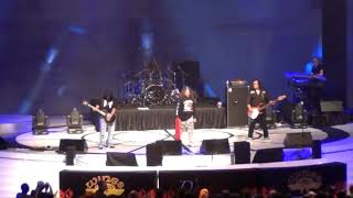 Wings-Sejati live at suntec City Singapore 2011