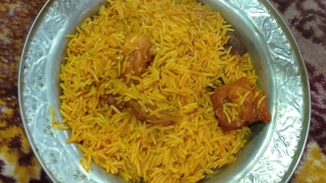 Сегодня я приготовил курицу бириани дома.