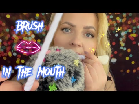 АСМР ПОГРЫЗУ КИСТОЧКУ /звуки рта 😴ASMR Brush in the mouth