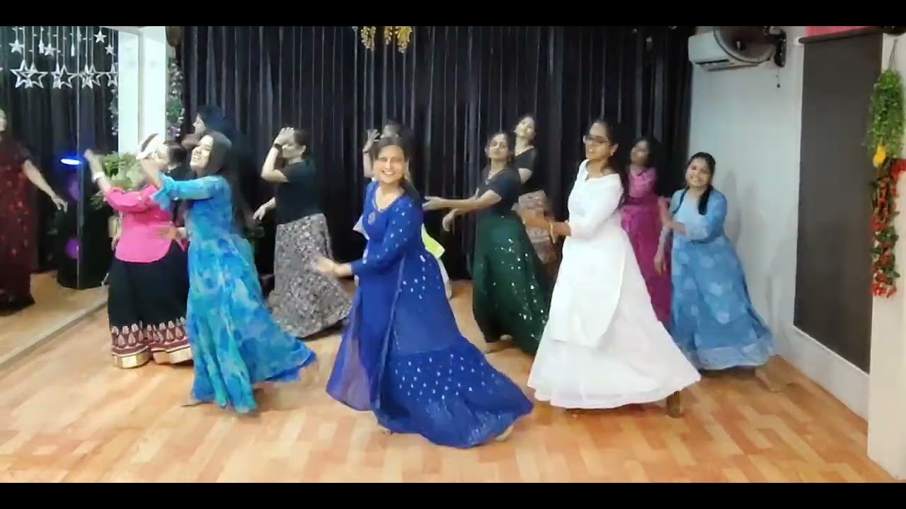 Jhamkudi Re Jhamkudi/ Garba dance on trending song/ easy steps 