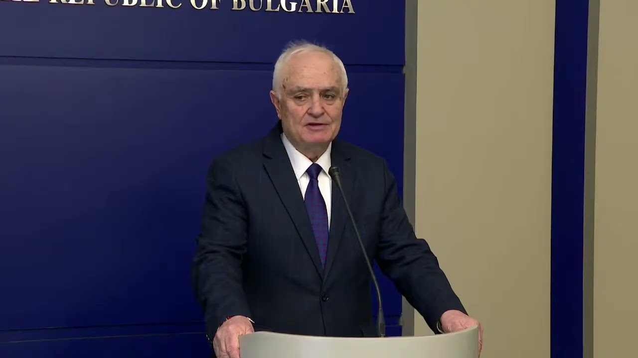 ❗🎥 На живо:  Изявление на министъра на  отбраната
