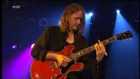 Robben Ford - Cannonbal Shuffle.