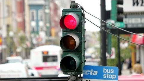 New car feature will tell drivers when red light will turn