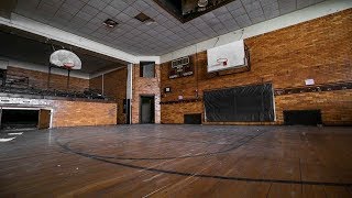 Exploring Massive Abandoned Historic School *FOUND AMAZING VINTAGE GYM*