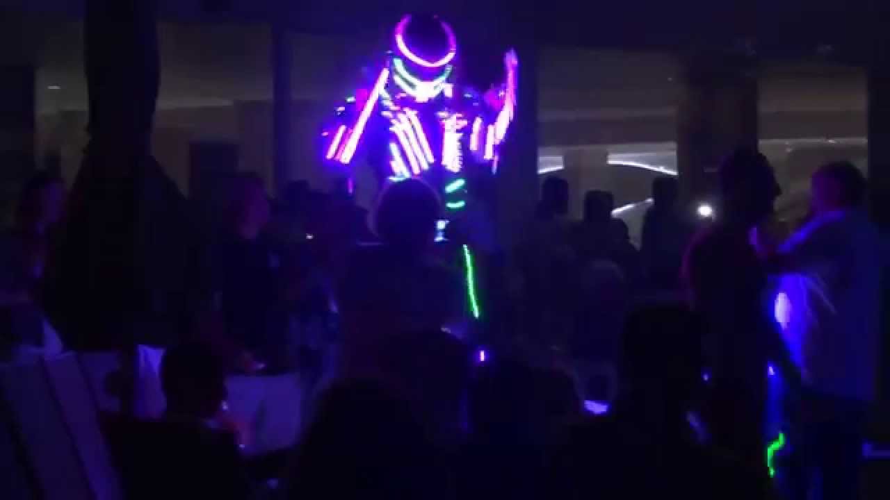 Hovima Hotel Costa Adeje Tenerife laser show with funky disco Predator on stilts doing the conga!