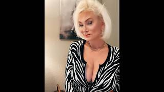 Niecy | Natural Older Woman Over 50 : Retro Allure &amp; Enduring Charm.