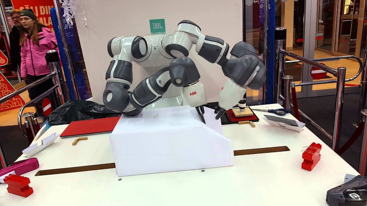 yumi Celebrating a Decade: The First YuMi Giftwrapper by Cognibotics