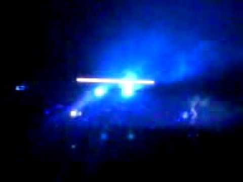 Massive Attack - Safe From Harm live 14.14.2009 @ Luzhniki  Moscow