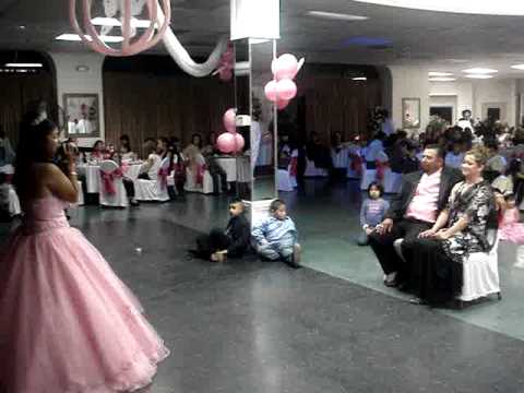 Melissa's Quinceaera: Singing Papa quiero Decirte