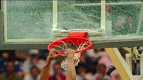 SHAQ BREAKING BACKBOARDS!