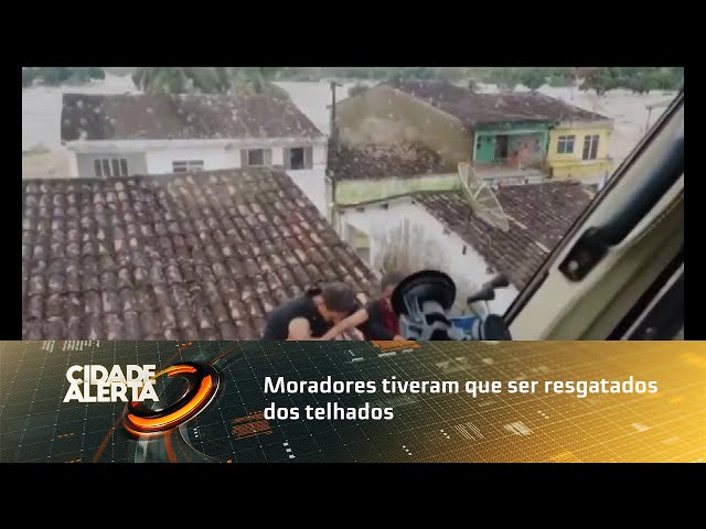 Resgate em Murici: Moradores tiveram que ser resgatados dos telhados