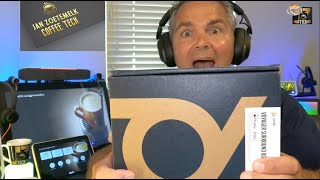 ☕Tech📦🎧Unboxing Voyager Surround 80 UC screenshot 5