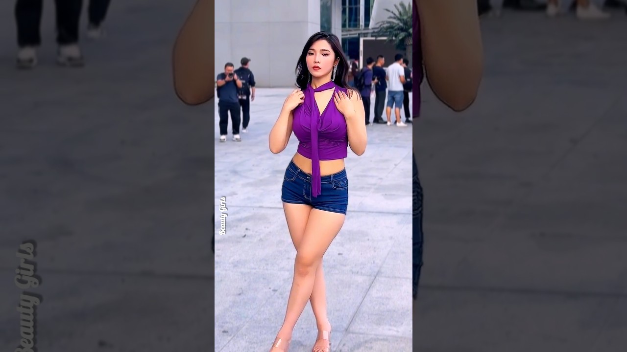 Chinese girl street fashion outfits style 