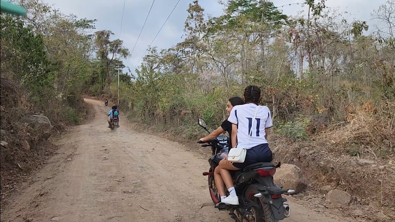 nuevo recorrido en moto presumiendo las nuevas calles de San Antonio Remodeladas tenemos imvitadas😍