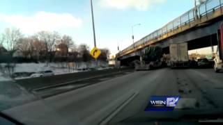 Raw: Semi strikes bridge on I-43/94