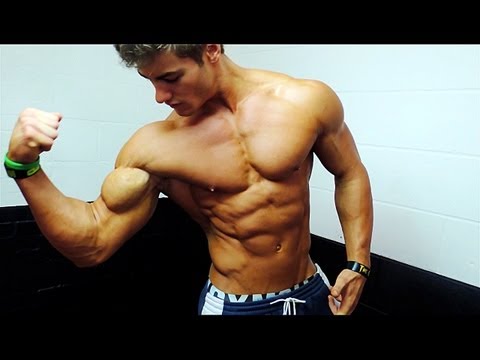 Crazy Ripped Teenager Flexing Abs and Muscles ft. Jeff Seid