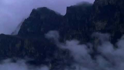 أواخر سورة   الحشر   للقارئ إبراهيم الجبرين .clouds.avi المملكه العربيه السعوديه