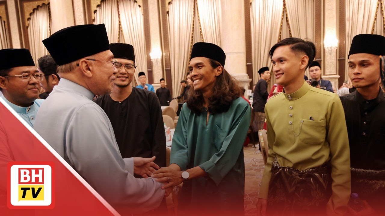 Tujuh pemuda selamatkan mangsa kereta terjunam di tasik terima penghargaan khas PM