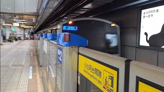 台北捷運板南線忠孝復興站15:58分拍攝215次開往南港展覽館的C321型132+131編組高運量系統鋼輪鋼軌式捷運列車