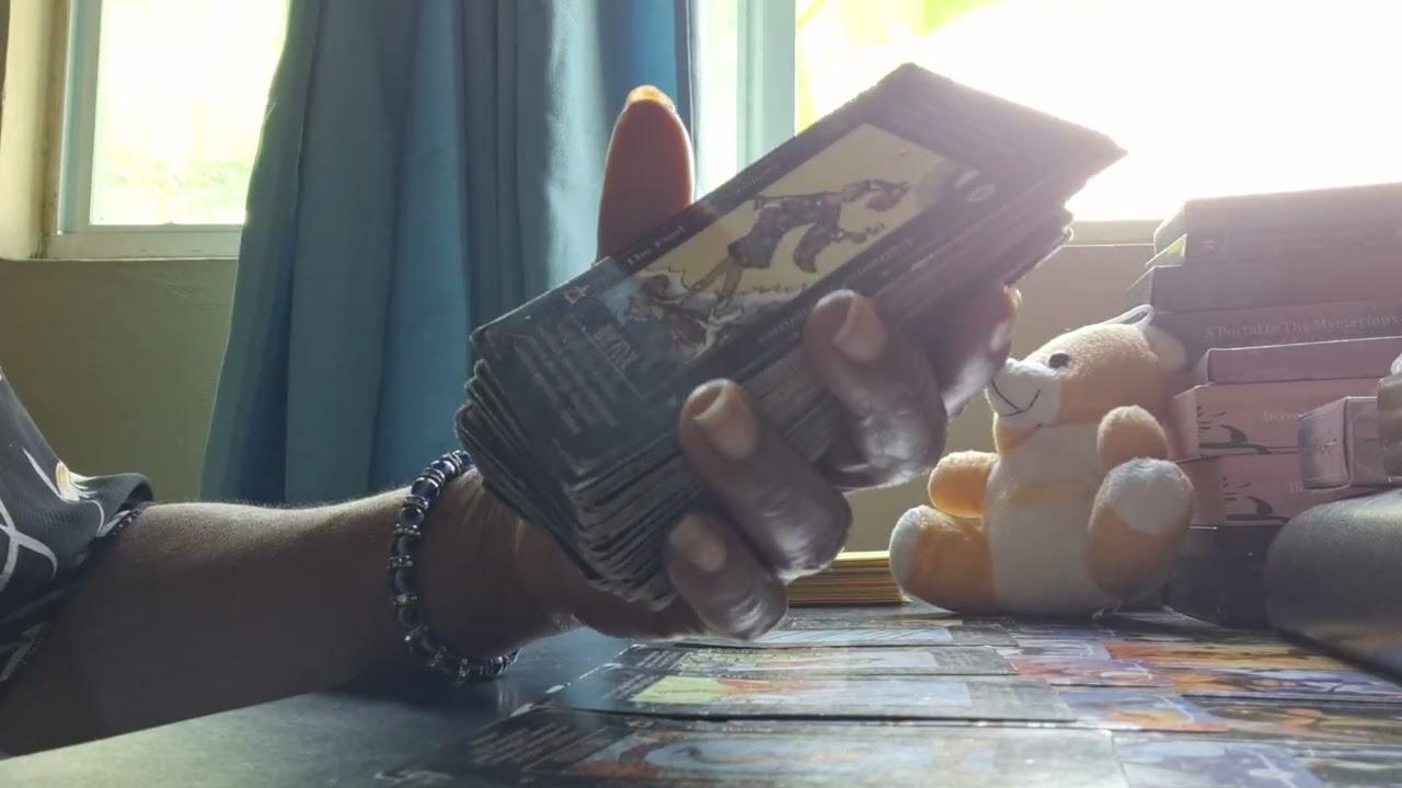 😍This New Person Coming In Your Life Is Rotten Rich Wants You 🥰💓