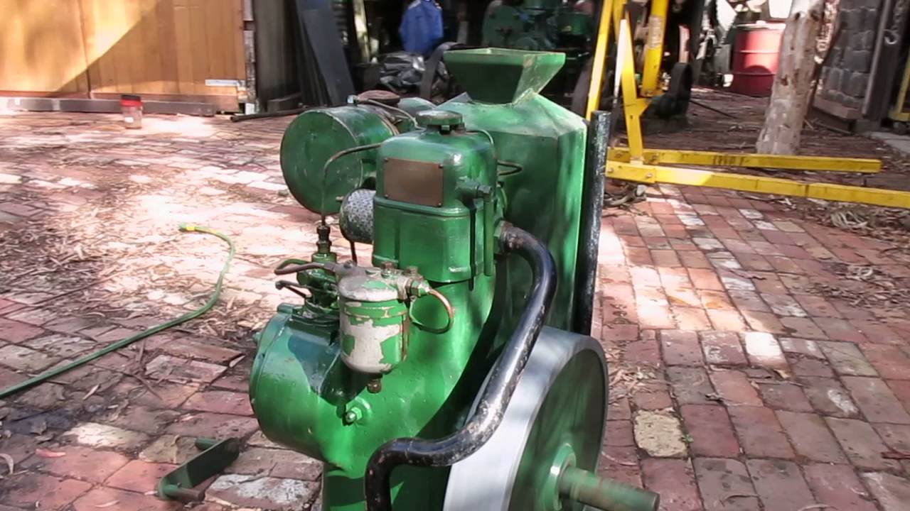 Kelly & Lewis VD diesel 3HP stationary engine - YouTube
