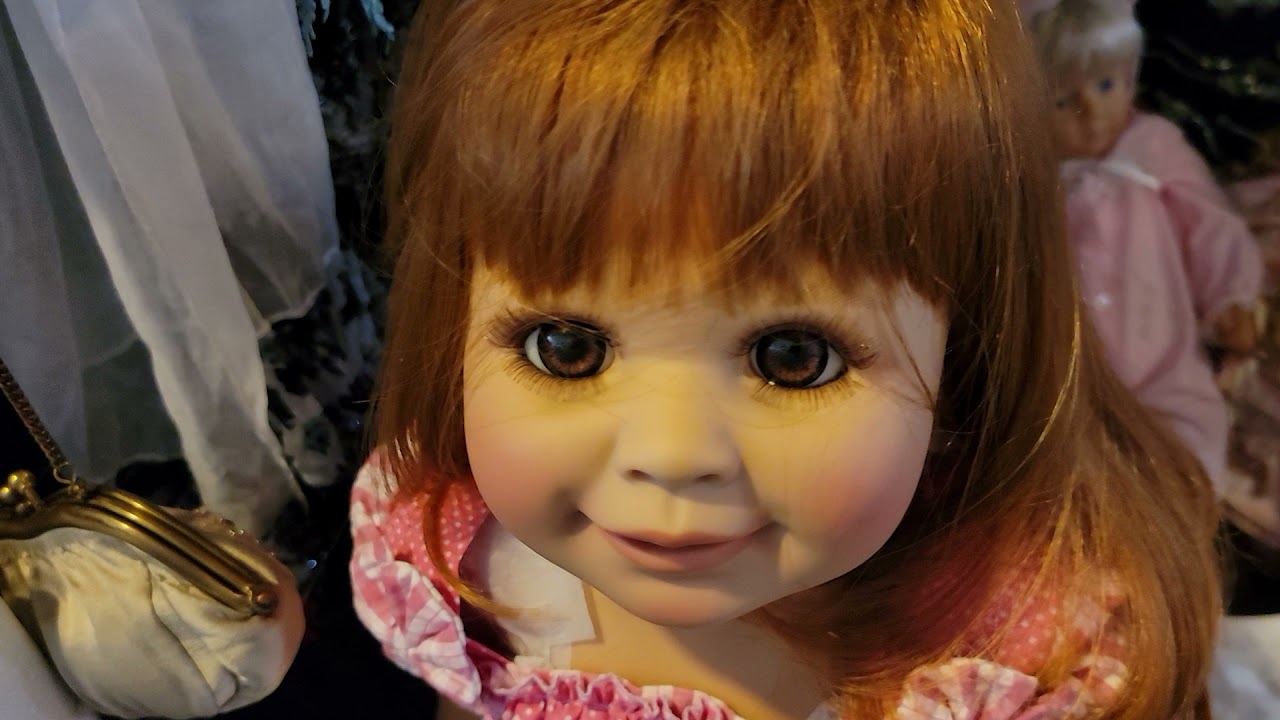 Visiting Dolls & Stuff Store at Social Circle, Georgia