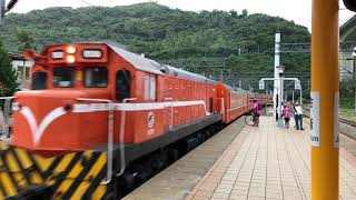 707次(R113)、708次(R130)莒光號金崙站交會