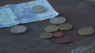 Europeans divided after 10 years of the Euro