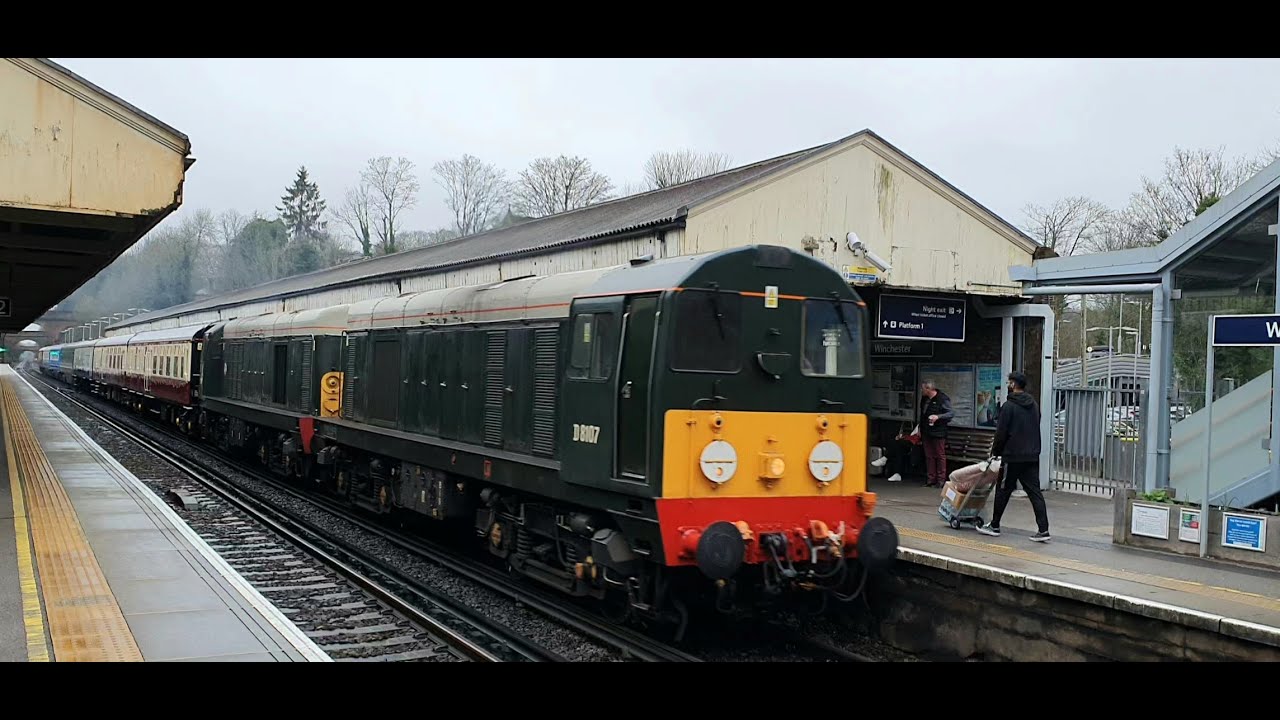 20096 20107 With Mixed ECS Head To Southall LS Passing Winchester 20096-20107-with-mixed-ecs-head-to-southall-ls-passing-winchester