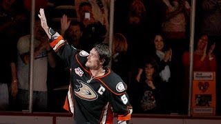 Teemu Selanne takes victory lap in Anaheim