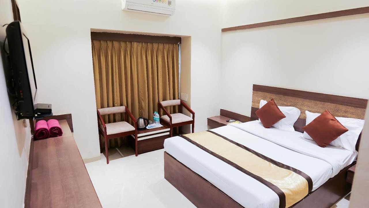 Hotel Laxmi Palace | Shirdi, India | Hotel Review 🌟