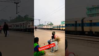 #train #trending #shorts #video #youtubeshorts #tuntunyadav #railwaycontent #railway #railtrack