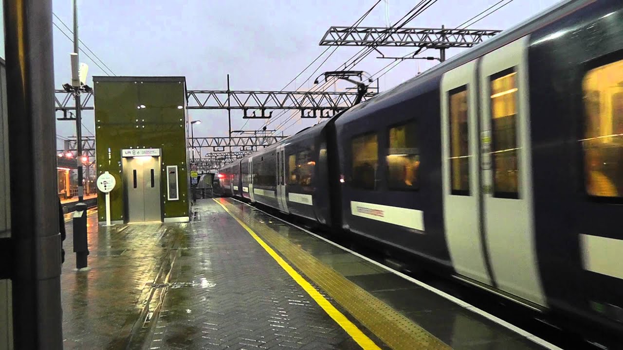 NXEA 360111 + 360??? Arriving Stratford (Rain)