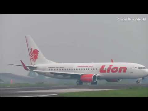 LION AIR TAKE OFF DI BANDARA HUSEIN SASTRA NEGARA BANDUNG#Bonus Lambaian Tangan Dari Pilot