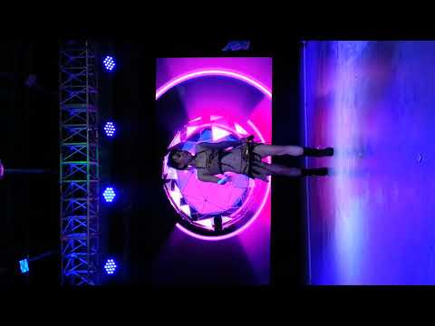 歌星：舞台辣妹 Kelly：歌曲：甩奶歌。