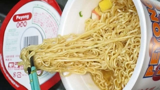 No 5952 まるか食品 ペヨングヌードル 醤油味 Youtube