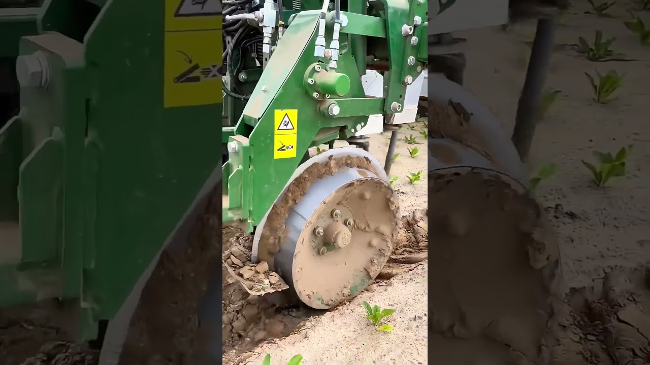 🌱 Garford Robocrop InRow Weeder en action ! 🚜🔥 #futur  #farming