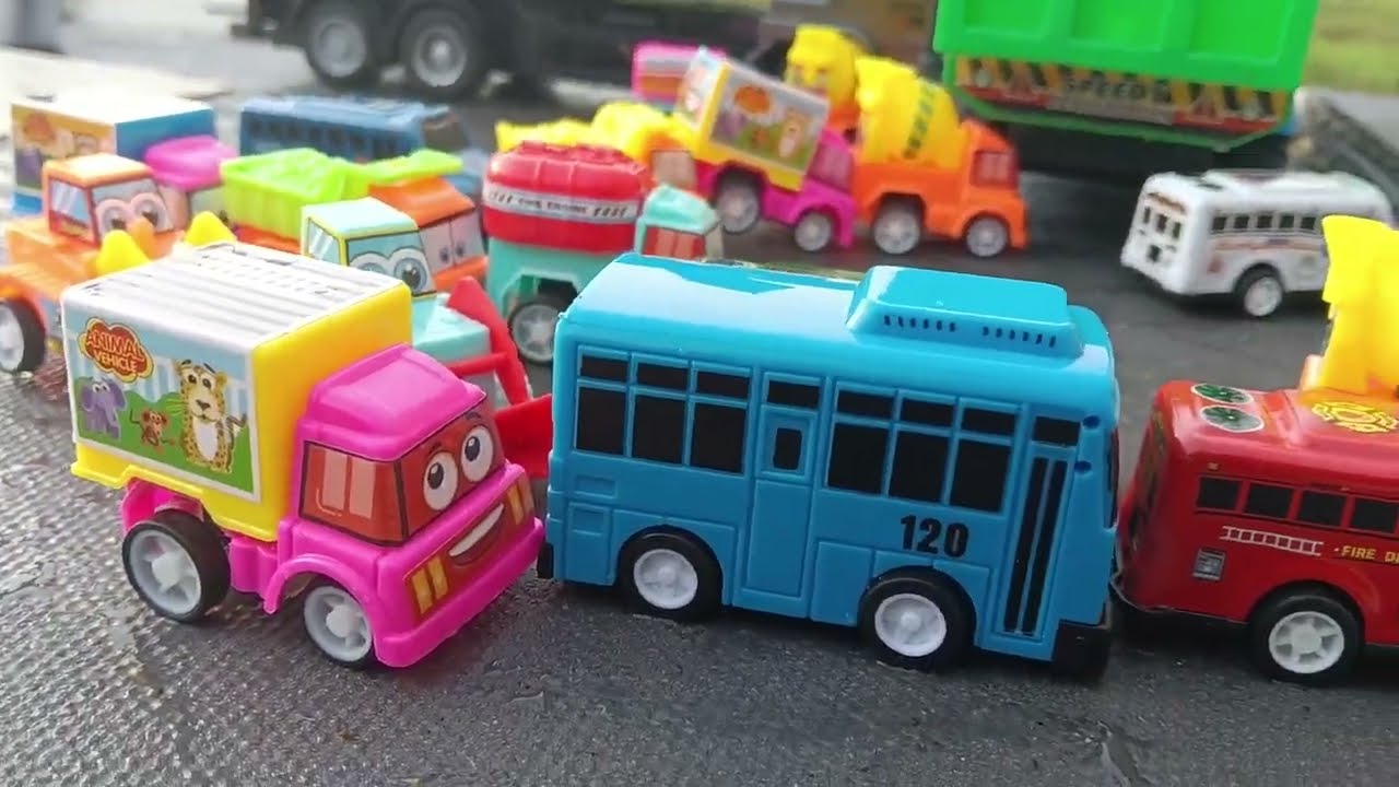 Huge Toy Car Traffic Jam 🚒🚚 | Colorful Toy Vehicles Crash & Rescue Mission for Kids
