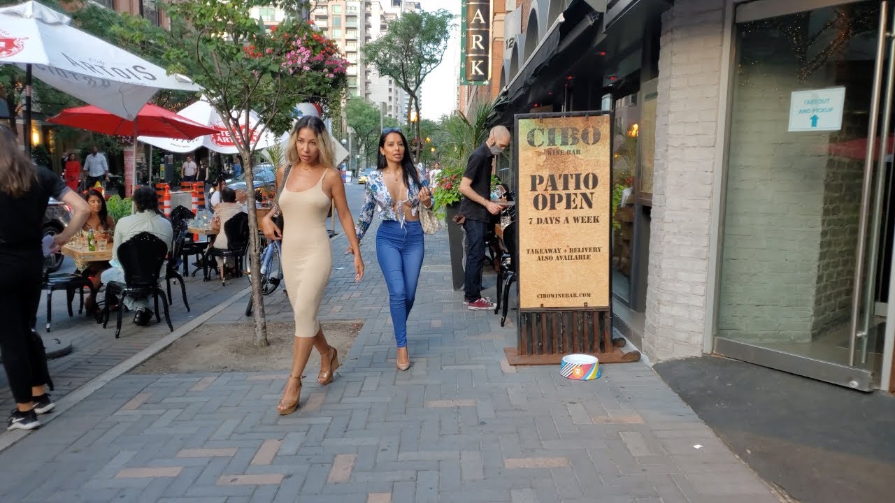 Walking in Midtown Toronto | Bloor St W, Avenue Rd & Yorkville Ave [4K]