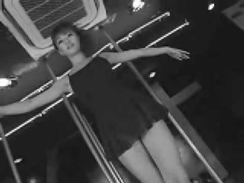 Hot Mom Dances Ballet Glamorously! Awesome MILF Video! - YouTube