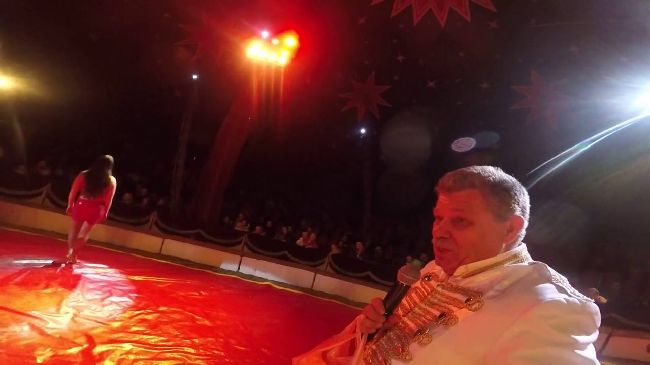 Cirkus Humberto Defilé