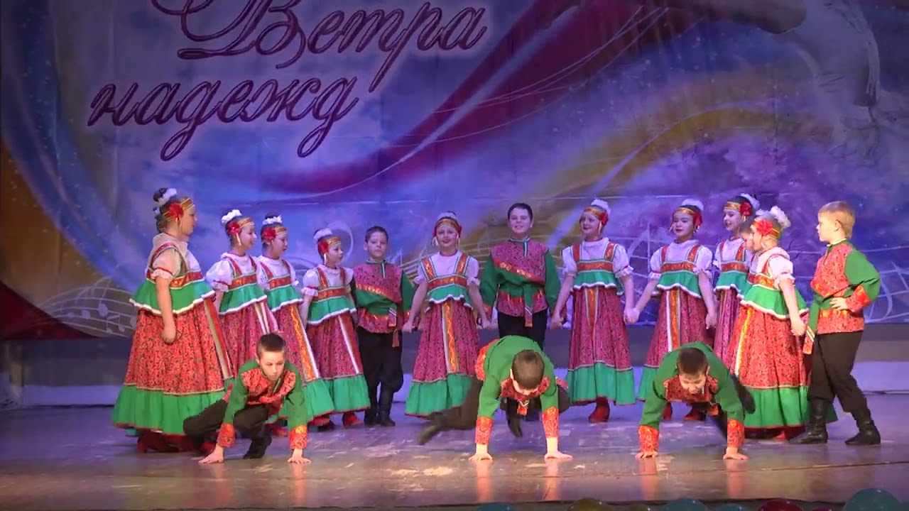 Веселая компания за печкою