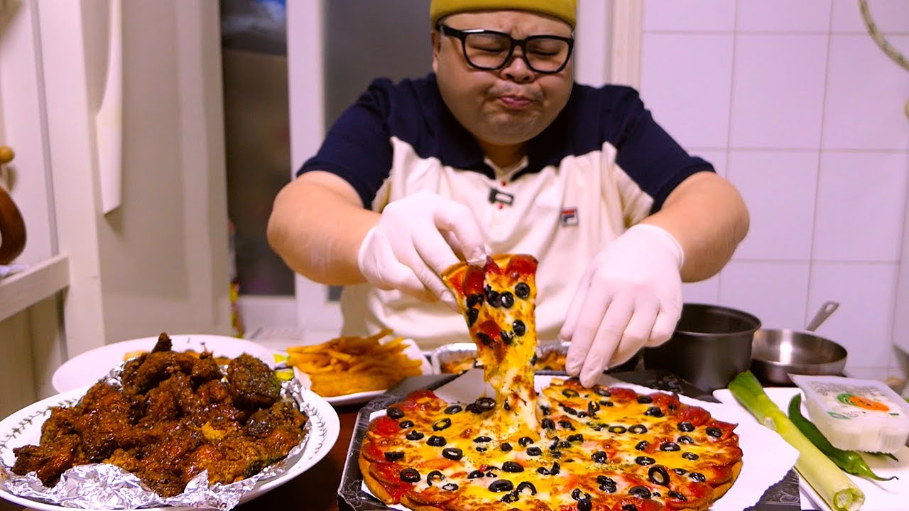 피자위에 김치얹어 먹어봤어요? | 안먹어봤음 말을 하지마세요 ㅋㅋ Mukbang Eatingshow [Pizza & Chicken ]