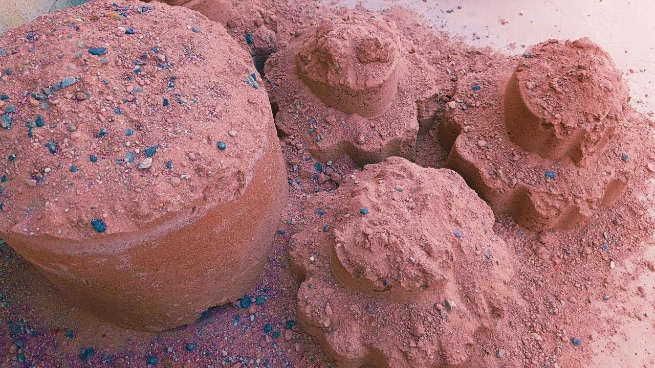 extra dusty soft gritty red sand 🌺+huge bucket crumble dry+on floor+in mini 💦 bucket mixing