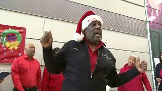 Behind the scenes: Capturing the holiday bustle inside Philadelphia's USPS facility
